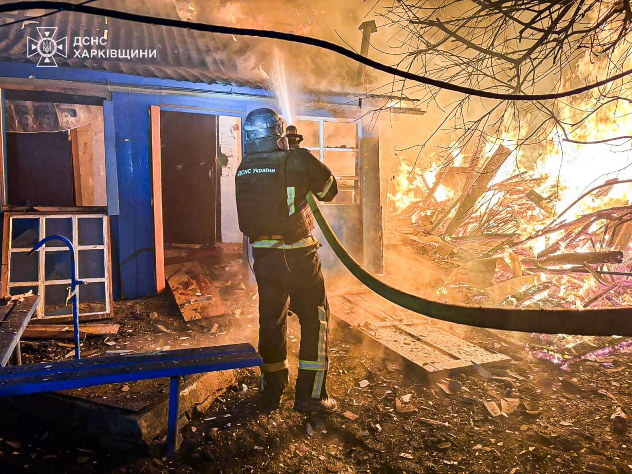 Росіяни атакували безпілотниками селище на Харківщині